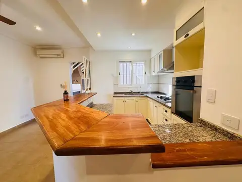 Casa en Venta con 1 cochera