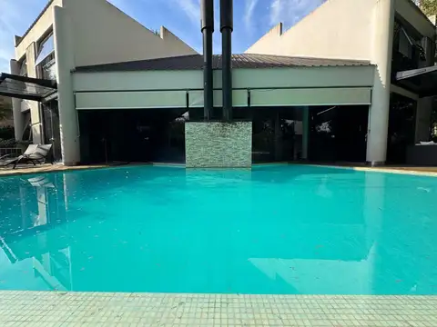 Casa en Venta con 6 cocheras