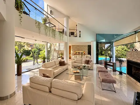Casa 6 ambientes con 5 baños