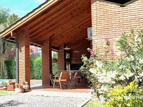 OPORTUNIDAD ÚNICA EN BARRIO PARQUE EL CAZADOR: ESPECTACULAR CHALET DE DOS PLANTAS CON PISCINA Y AMPLIO PARQUE