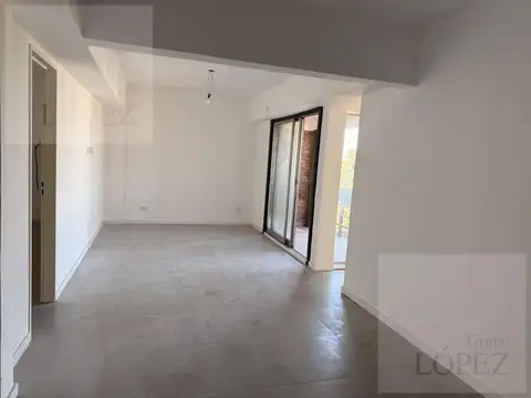 Venta Departamento Munro - Amplios 3 ambientes, RECICLADO pleno centro comercial APTO CREDITO