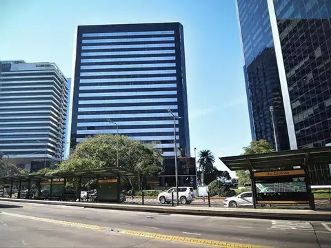 Oficina en Venta con 18 cocheras