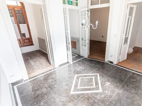 Oficina 7 ambientes con 3 baños