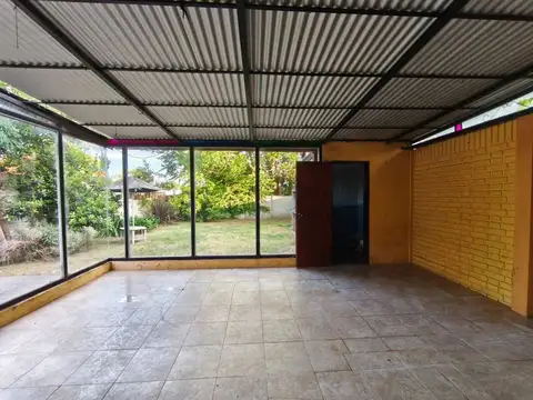 Casa en Venta con 2 cocheras