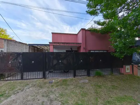 Casa en Venta en Villa Elisa, USD 95.000
