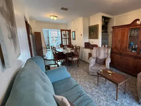 CASA EN PH DE 3 DORMITORIOS Y PATIO EN VENTA; RINGUELET