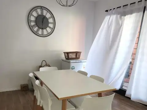 Casa de 2 dormitorios con pileta - FUNES