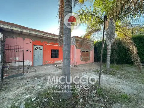 Lote en venta con dos viviendas | Pellegrini N°309 entre Nardo y Chapuis | Otamendi, Campana
