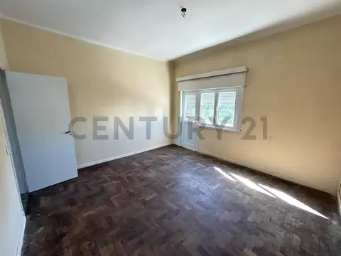 ALQUIER PH EN PRIMER PISO VILLA ADELINA