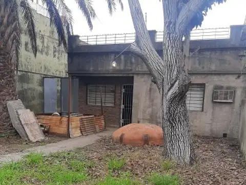 CASA EN VENTA EN PALOMAR SOBRE LOTE DE 10X44