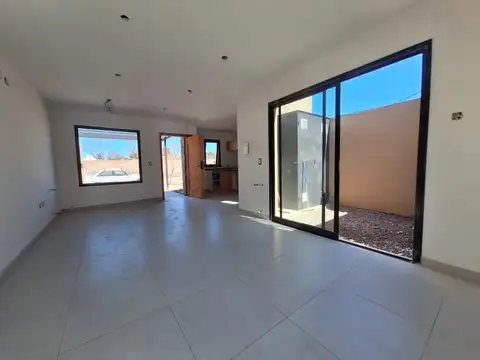 Casa 2 ambientes con 1 baño