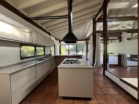 La Montura - Casa en una plata en venta