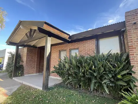 La Montura - Casa en una plata en venta
