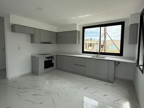 Casa de 250 M2 en alquiler a estrenar - Hudson Park