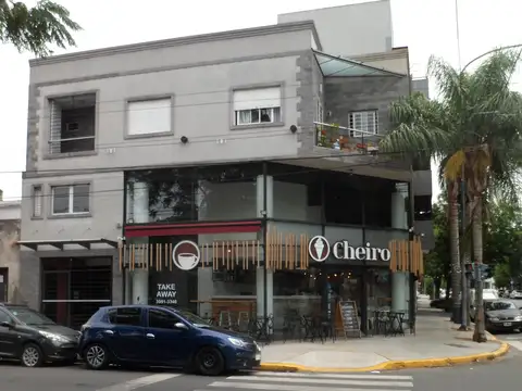 Monoambiente amplio y luminoso al frente – Apto profesional