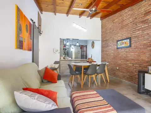 Casa 5 ambientes con 1 baño