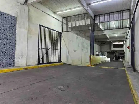 VENTA COCHERA FIJA EN GARAGE EN MONSERRAT