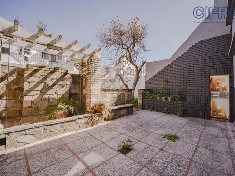 PH 6 Ambientes 2 Patios y jardín  en Villa Pueyrredón