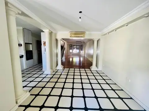 Casa 4 ambientes con 3 baños