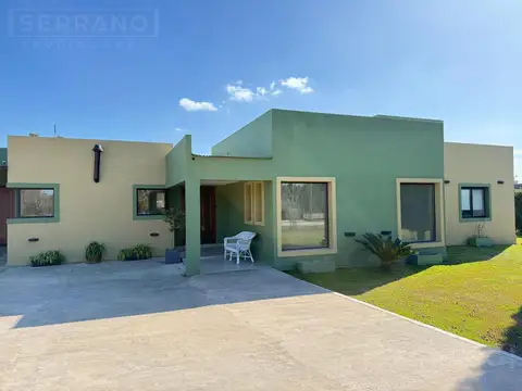 Casa 4 ambientes con 3 baños