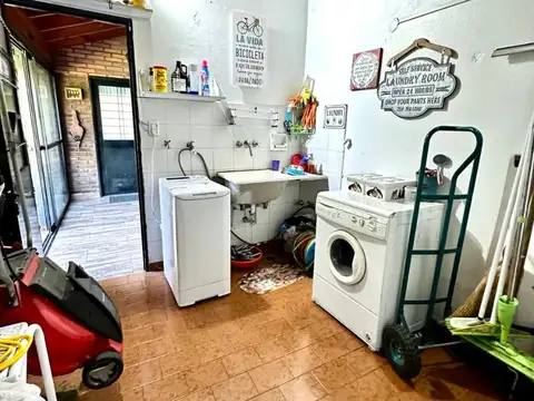 Magnifica casa 6 ambientes en Olivos