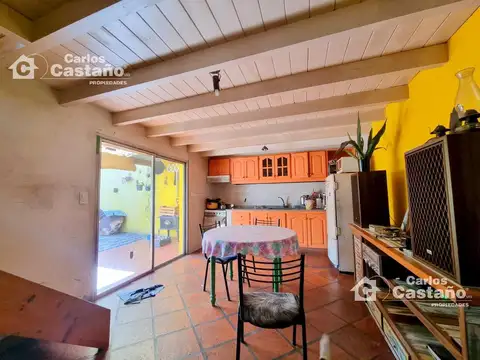 Depto Tipo Casa 3 ambientes con 2 baños