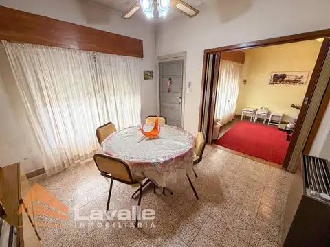 Casa 3 ambientes con patio en quilmes
