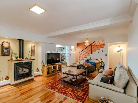 Depto Tipo Casa 4 ambientes con 2 baños