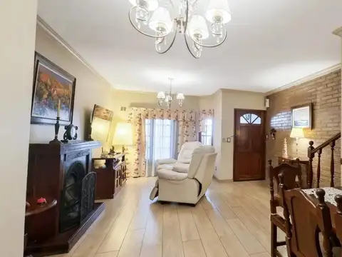 Venta de Hermoso PH 5  Ambientes de 265 m² en Barracas