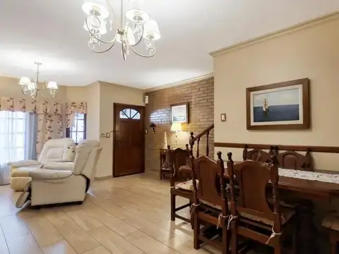 Casa en Venta con 1 cochera