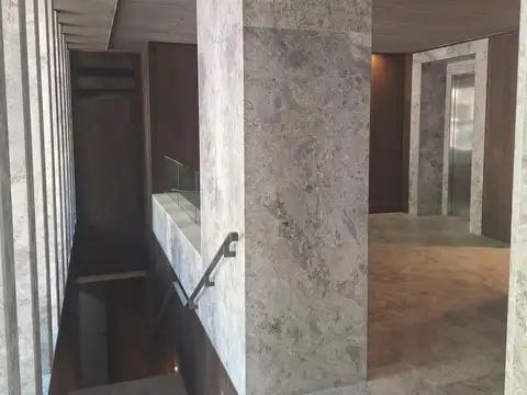 Departamento en Venta con 3 cocheras