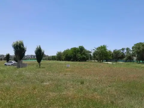 Av. Fernández Beschtedt 2500