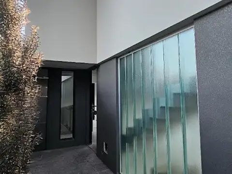 Depto Tipo Casa en Alquiler de 3 ambientes