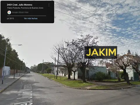 Casa en esquina sobre muy lindo lote, frente Av. Pérez Galdós, a metros de Av. Márquez. 