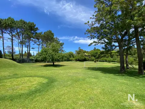 Casa 6 ambientes con 5 baños