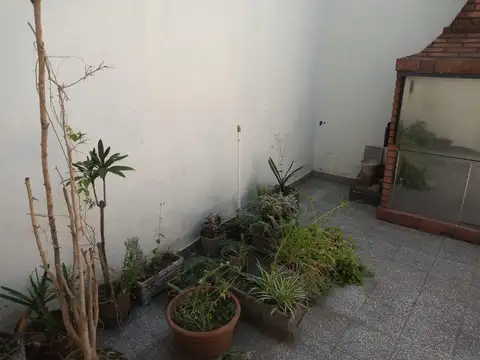 Depto Tipo Casa 4 ambientes con 2 baños