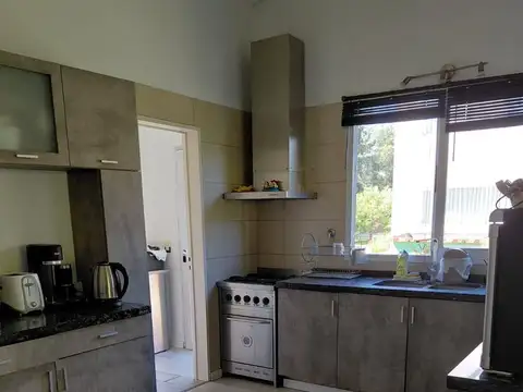 Casa 6 ambientes con 3 baños