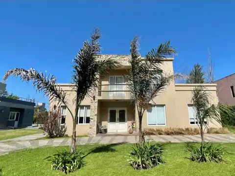 CASA 6 AMBIENTES VENTA ALTOS DE SOL CON PILETA