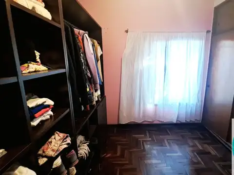 Casa 6 ambientes con 2 baños