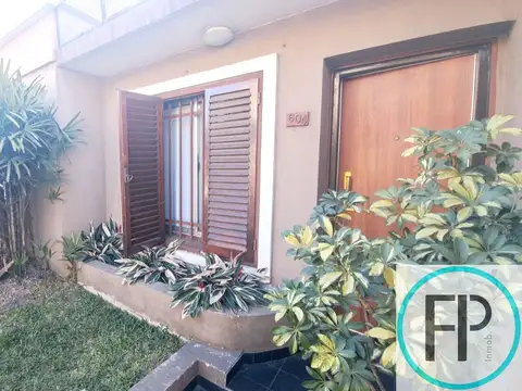 Casa en alquiler en Lomas del Mirador