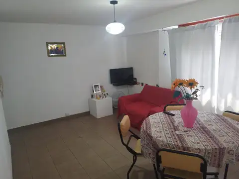 Valentin Gomez 4710 , Piso 1