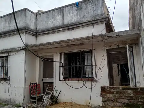 Casa 3 ambientes con 1 baño