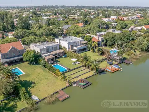 Casa a  la laguna, con 4 dormitorios, escritorio y play, en venta o alquiler en Santa Barbara