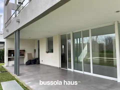 Casa en Alquiler de 3 dormitorios
