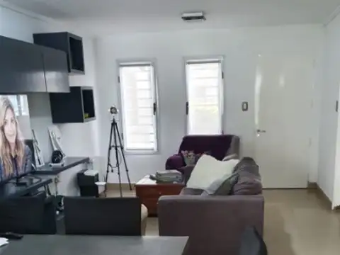 Casa 4 Ambientes con Piscina en Venta en Quilmes Oeste - ¡Apto Crédito!