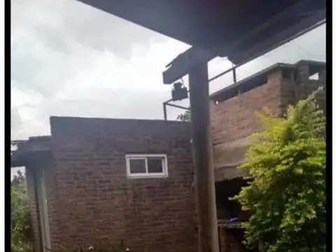 Quincho impecable con pileta y gran parque