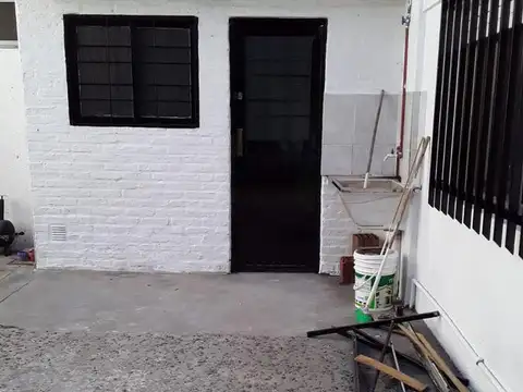 Depto Tipo Casa en Alquiler de 2 dormitorios