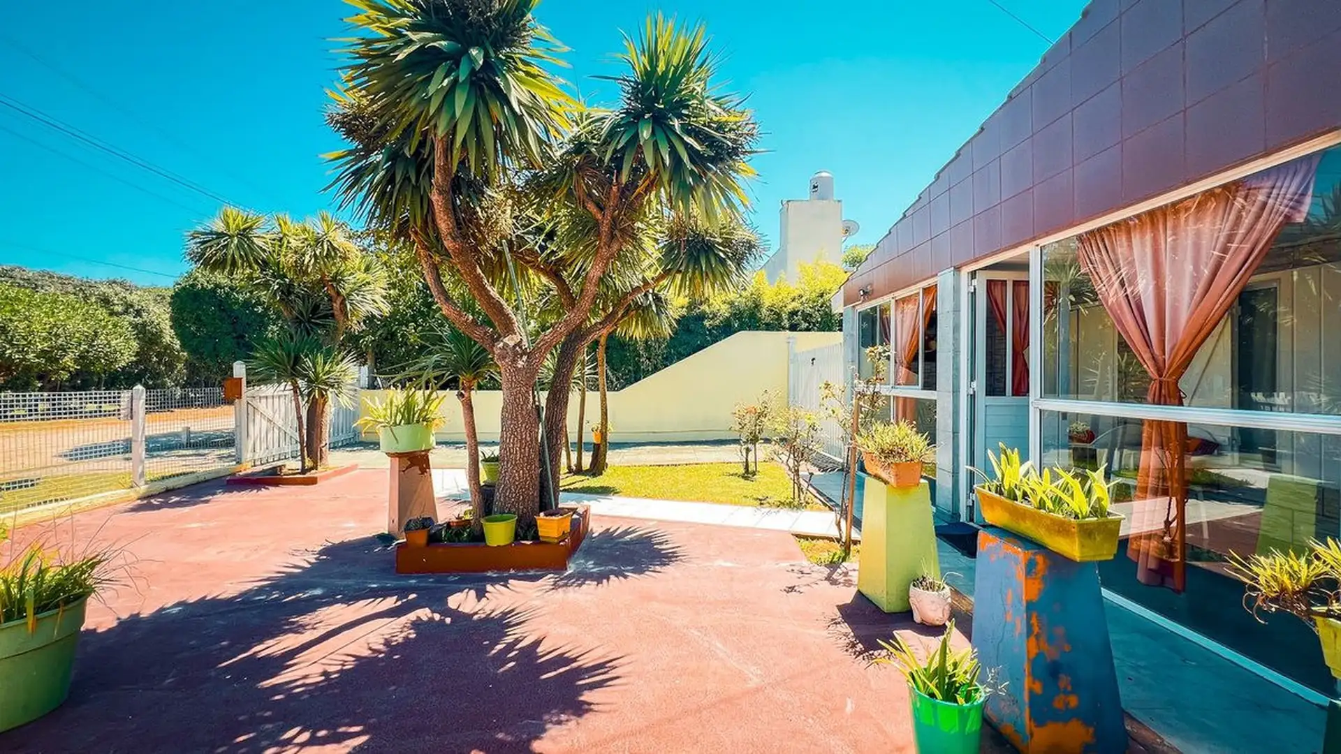 VENTA CASA 2 AMB. GARAGE DOBLE, QUINCHO Y PARQUE
