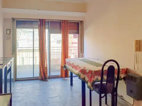 Casa 6 ambientes con 2 baños