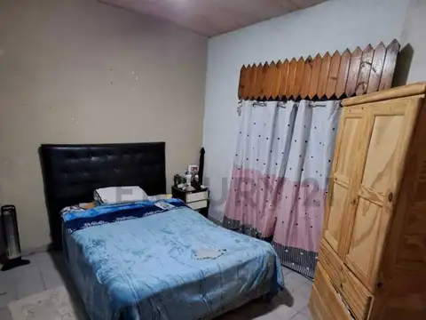 IMPORTANTE CASA EN 2 PLANTAS- SPEGAZZINI EZEIZA-TOMA VEHICULO EN PARTE DE PAGO.